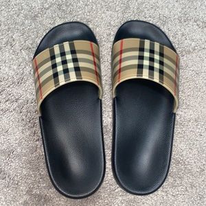 Burberry Vintage Check Slides